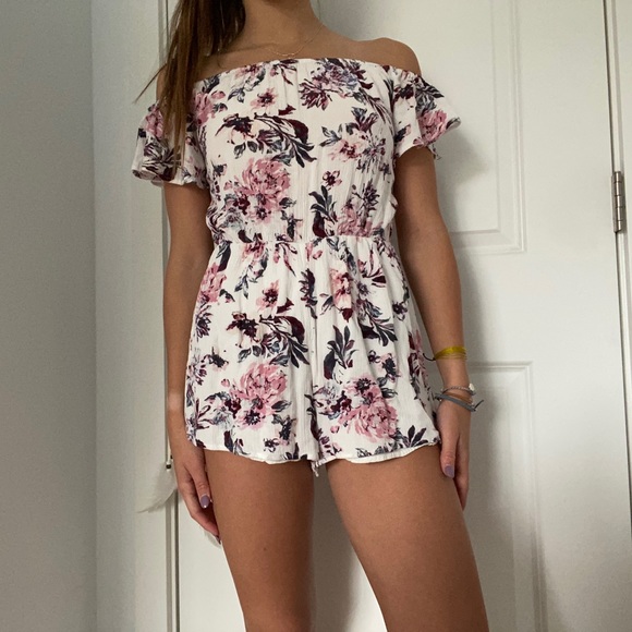 KENDALL AND KYLIE floral romper! - Picture 1 of 5